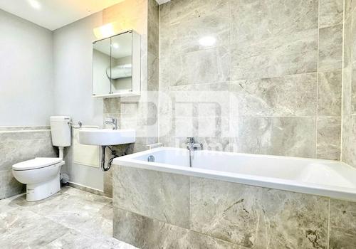 EG Badezimmer / Wanne