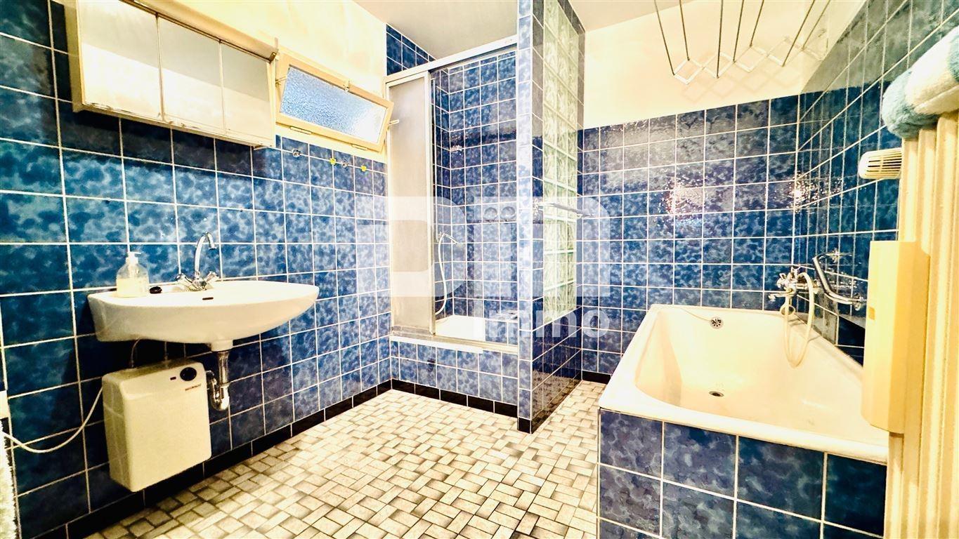 EG Gebäudeteil 1 / Badezimmer Wanne / Dusche