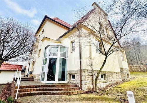 Frontansicht Haupteingang