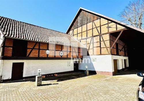 Nebengebäude 2 / Garagen / Nutzräume