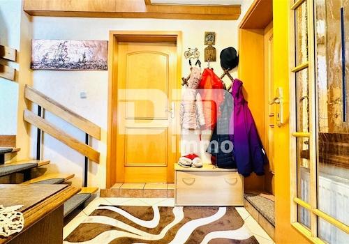 Hochparterre Haupteingang / Windfang