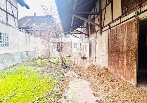 Innenhofbereich 1 / Zufahrt über Frontseite