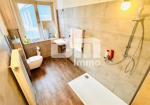 OG 1 Badezimmer / Wanne