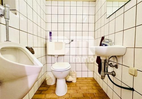 Gäste WC neben Garage