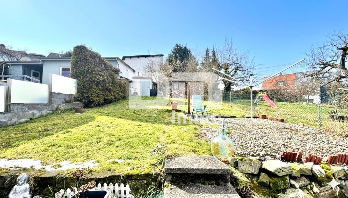 Gartenbereich hinter dem Haus