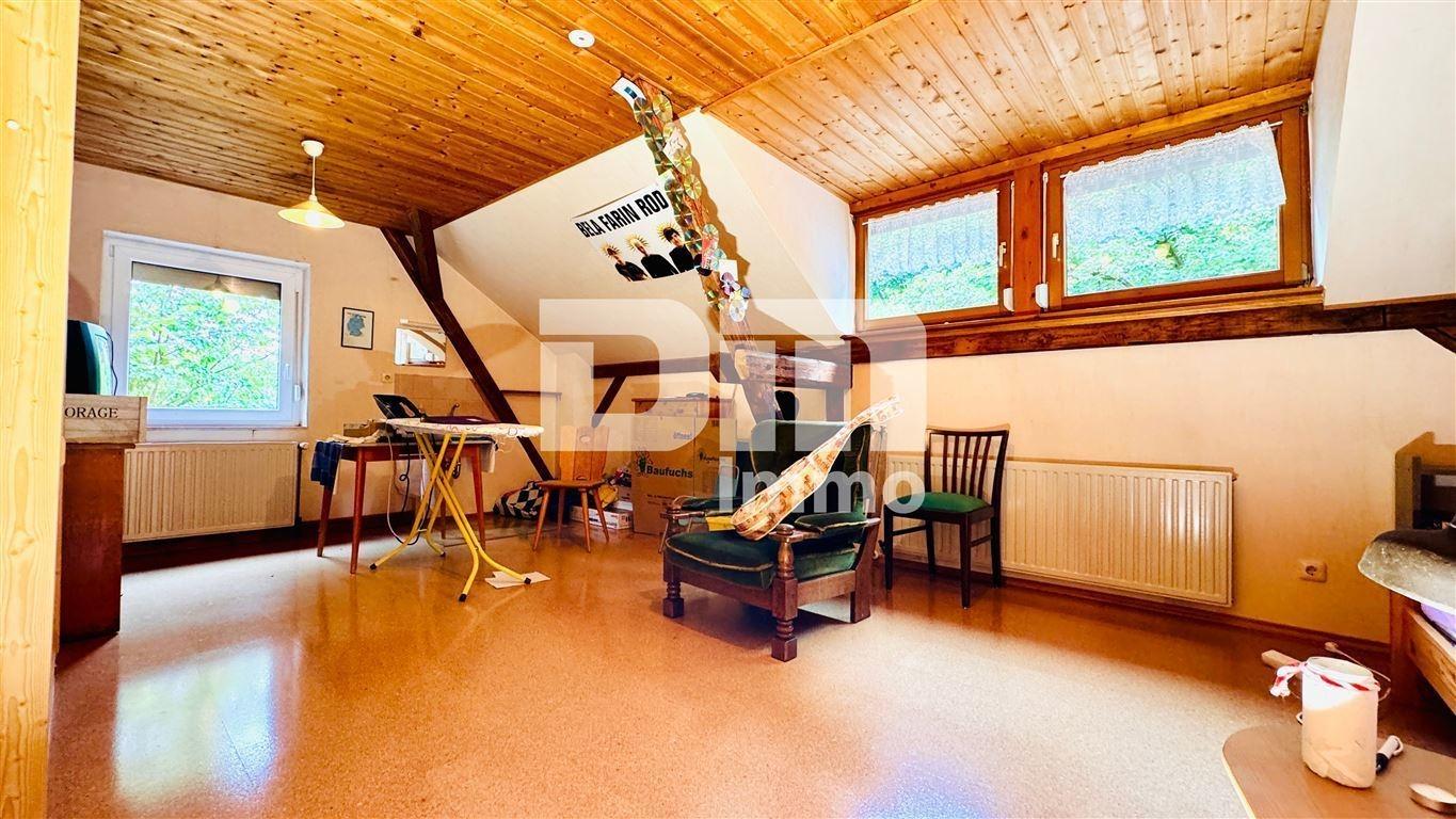 OG / DG Schlafzimmer / Kinderzimmer groß