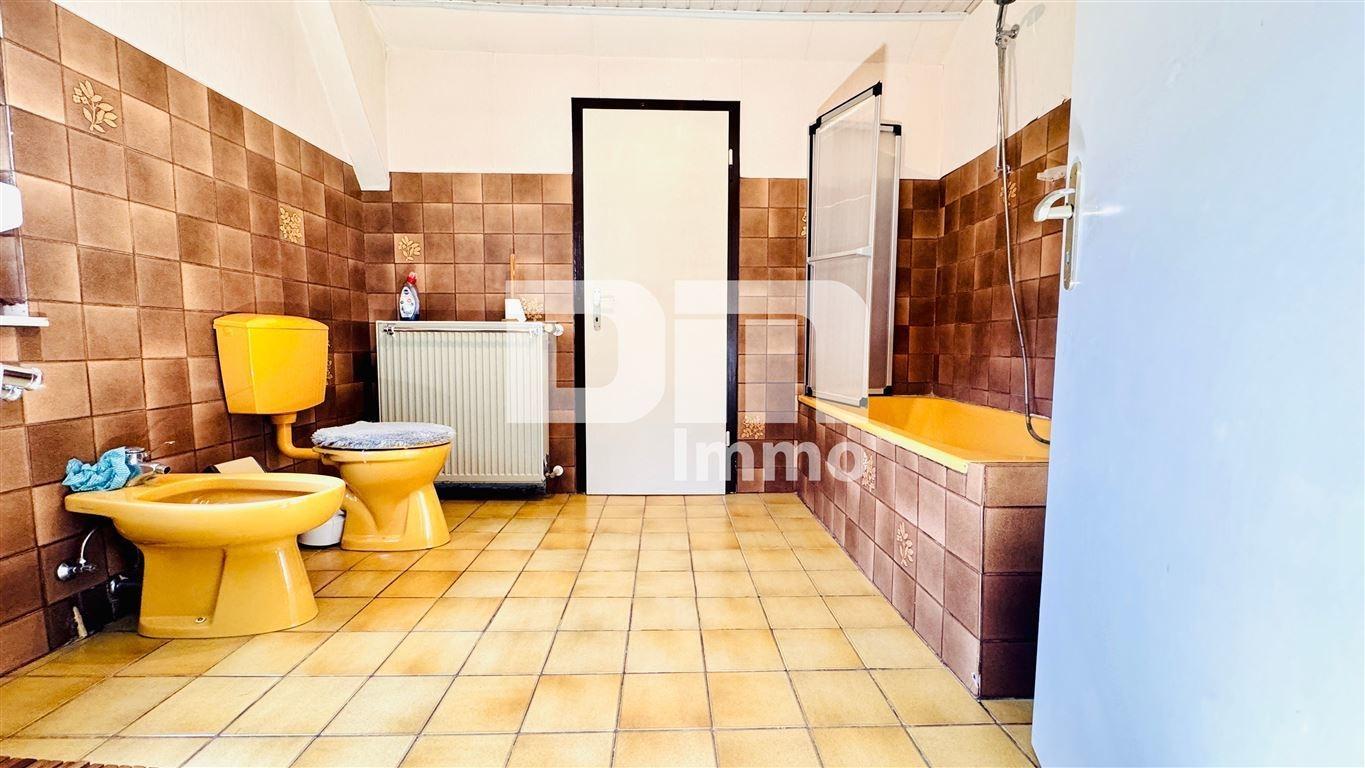 OG / DG Badezimmer mit Vorratsraum