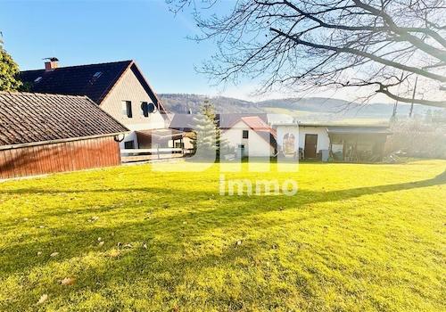 Großer hinterer Gartenbereich Panoramablick