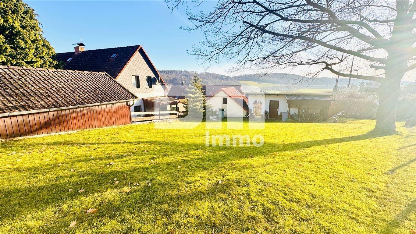 Großer hinterer Gartenbereich Panoramablick