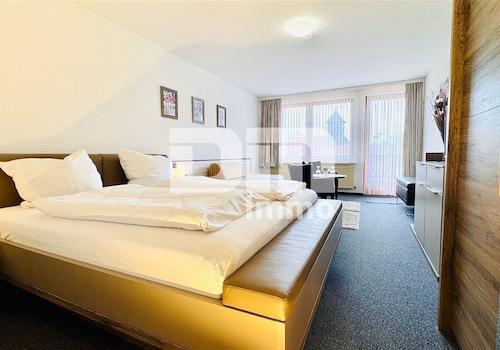 OG Gebäude 2 Doppelzimmer / Duschbad / Balkon