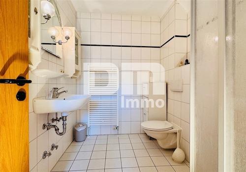 DG Gebäude 3 Ferienwohnung groß / Bad Dusche