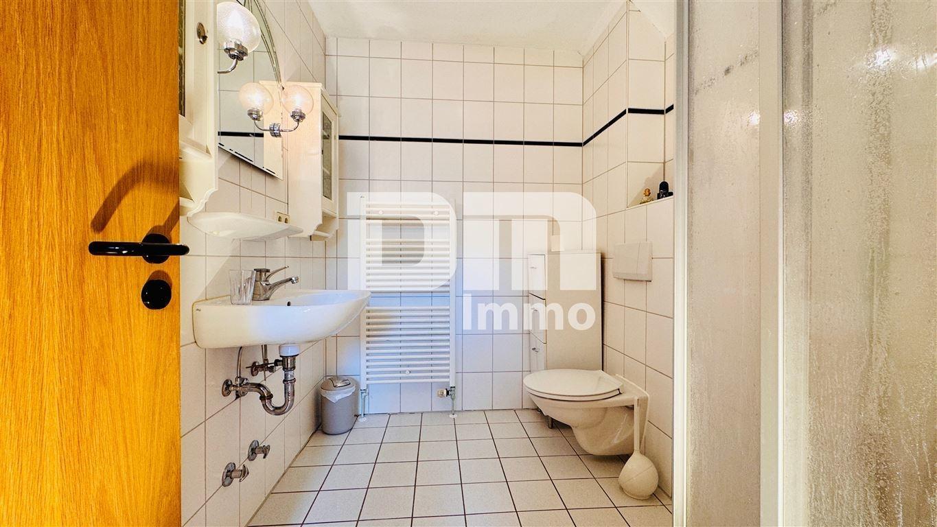 DG Gebäude 3 Ferienwohnung groß / Bad Dusche