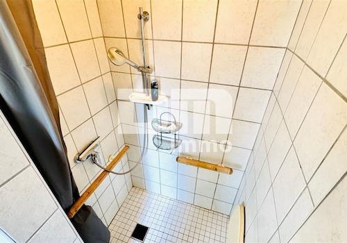 EG Hochparterre Bad / Dusche / Handtuchwärmer