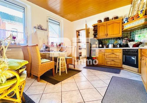 Küche mit Einbauküche