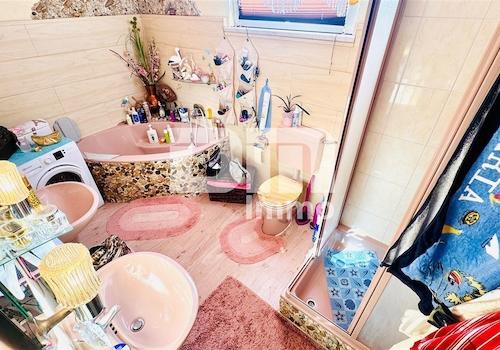 EG Badezimmer Wanne / Dusche