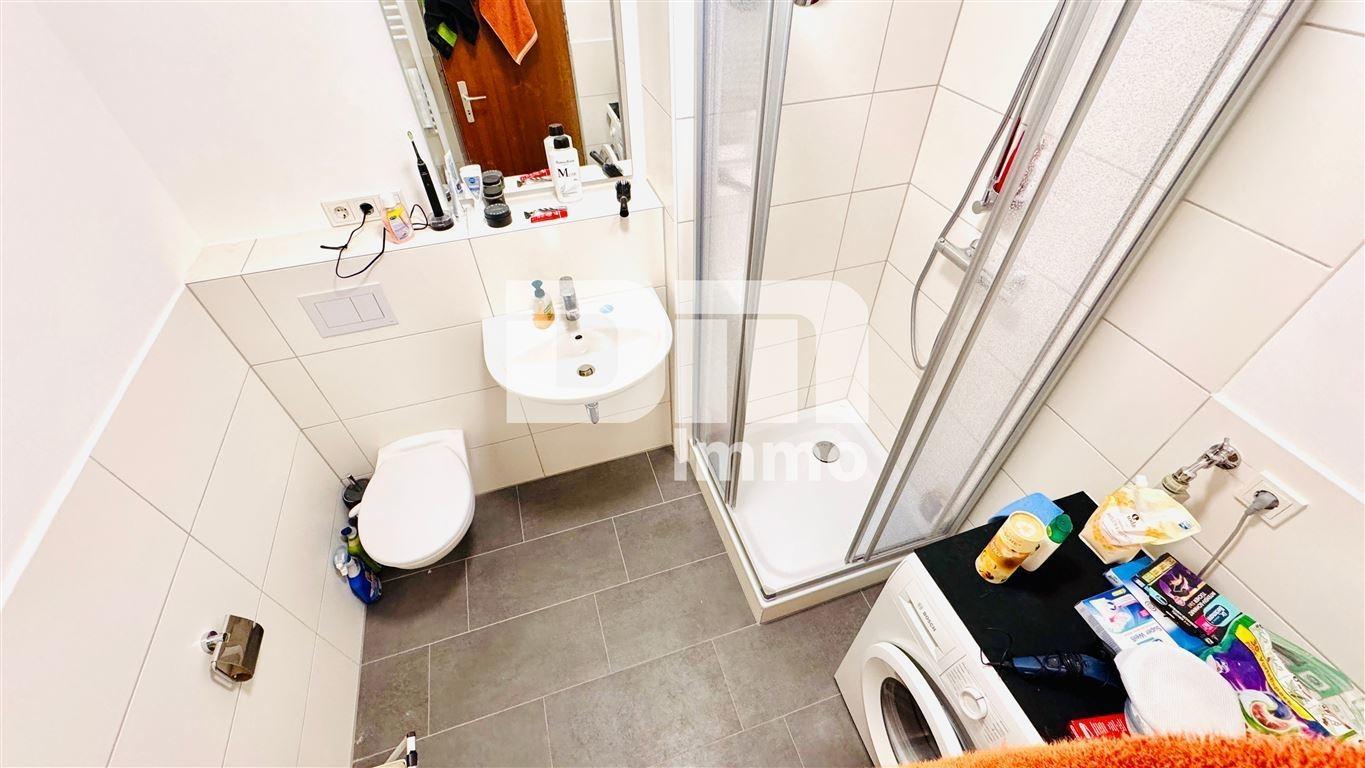 Badezimmer / Dusche / Waschmaschine