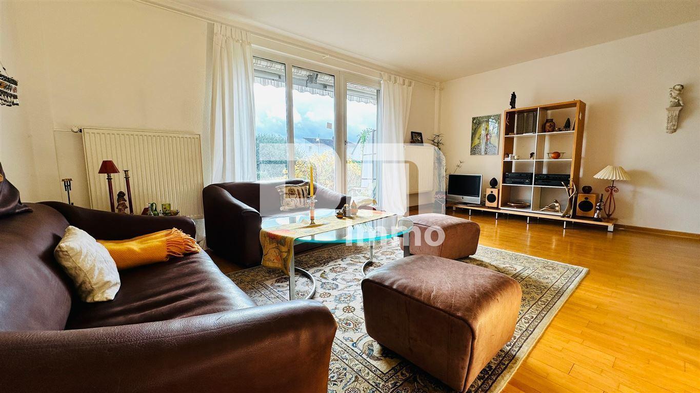 Wohnzimmer / Esszimmer / Zugang Terrasse EG