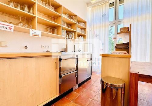 EG Hauptraum / Gastraum groß / Zugang Terrasse 1