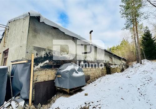 Nebengebäude 4x Garage / Werkstatt Rückansicht