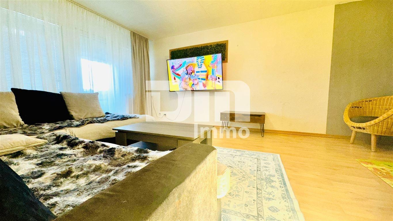 Wohn / Esszimmer / Zugang Balkon