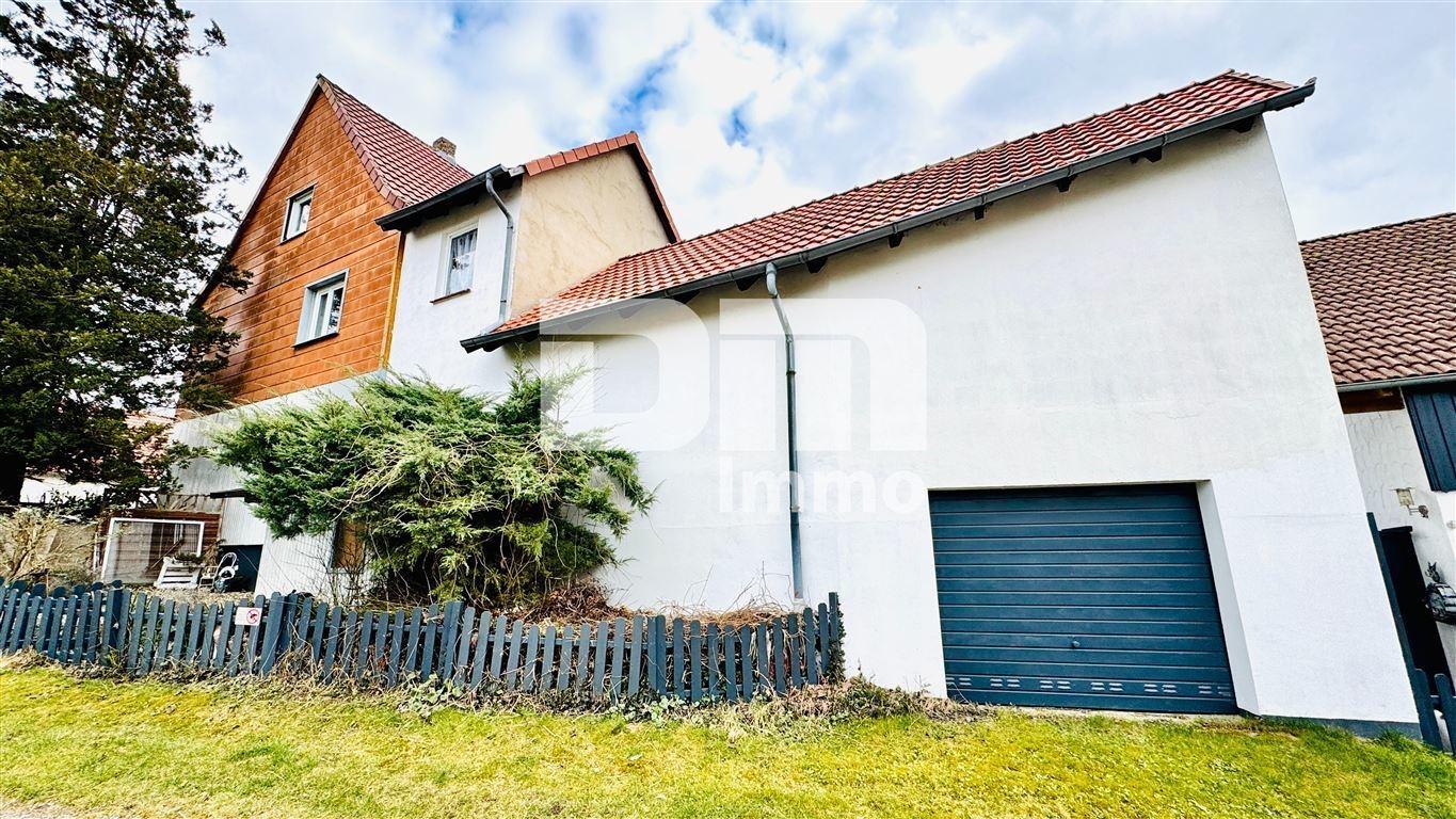 Seitenansicht / Zufahrt Garage / Werkstatt aktuell