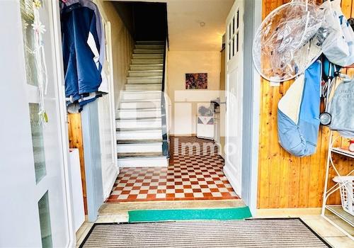 EG Windfang / Haupteingang zu WE1 + WE2