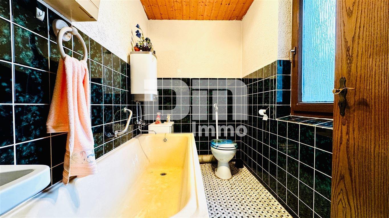 Vorderhaus EG Badezimmer / Badewanne