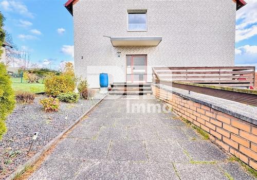 Zugang / Zuweg Haupteingang