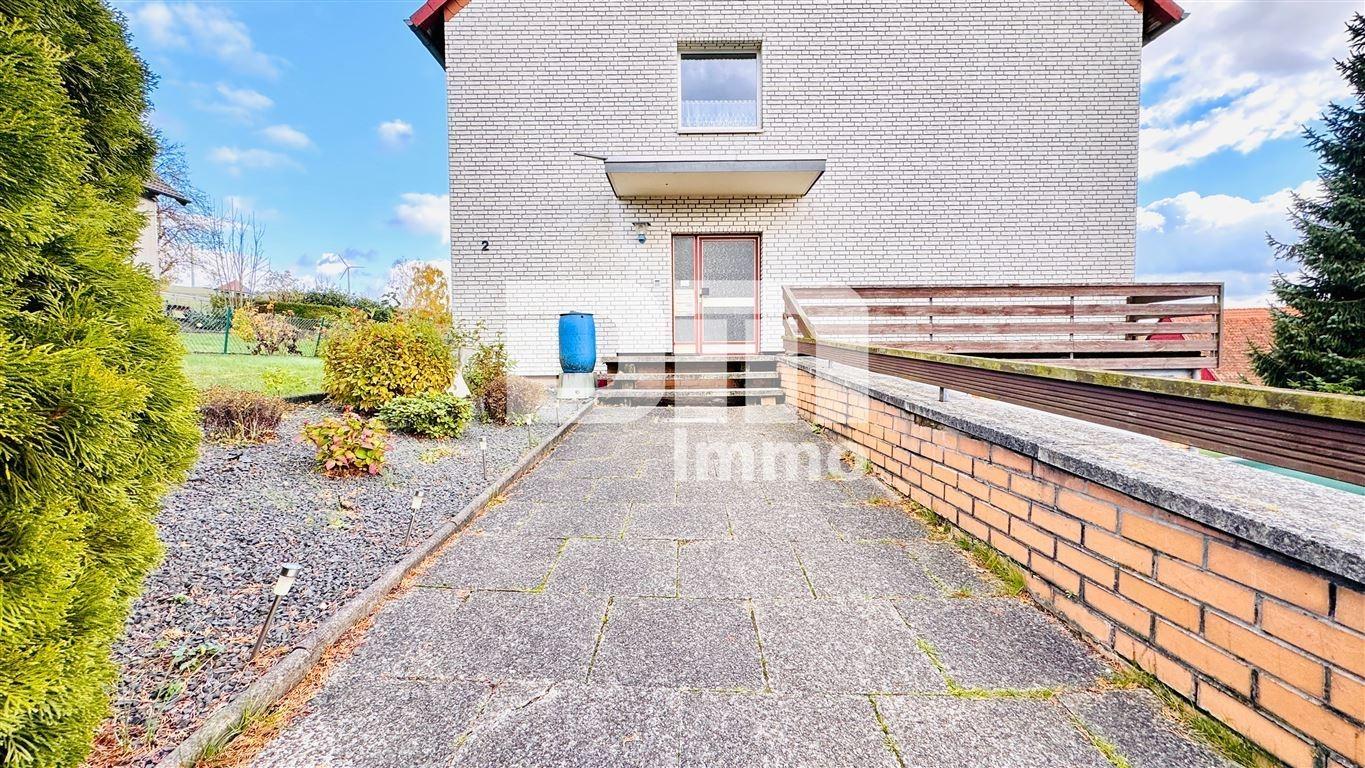 Zugang / Zuweg Haupteingang