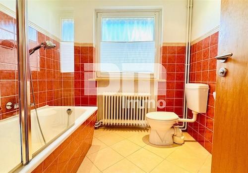 1.OG WE2 Badezimmer / Wanne