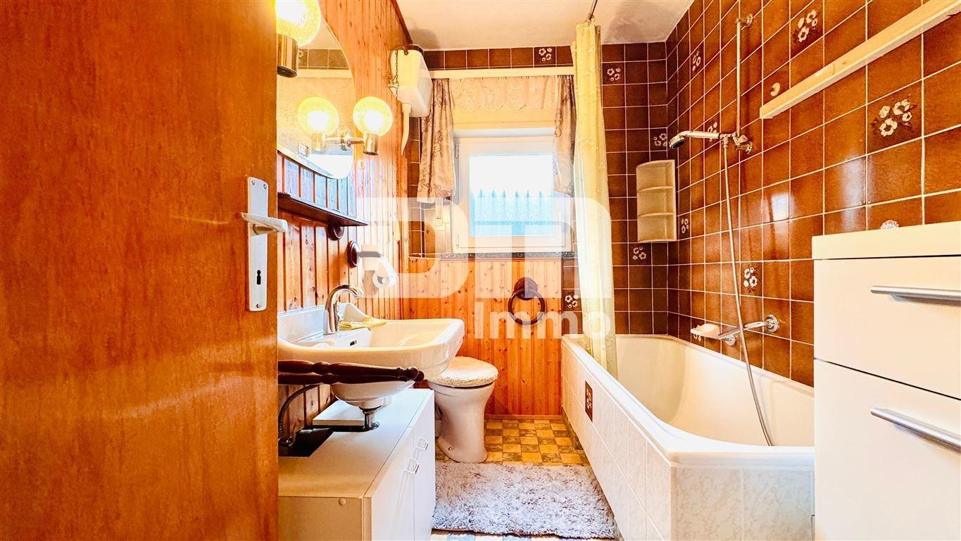 OG Badezimmer / Wanne