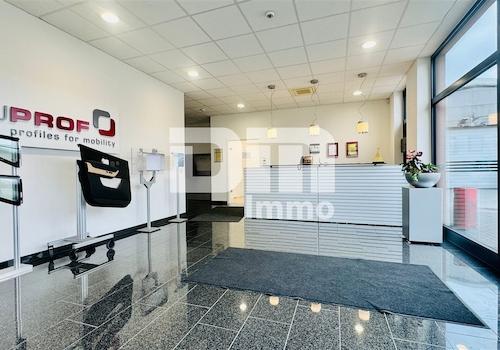 Haupteingang Büogebäude / Empfang