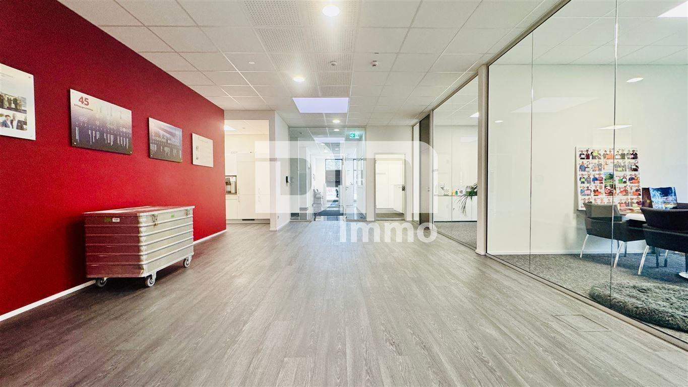 Hauptbüro / Gemeinschaftsbüro