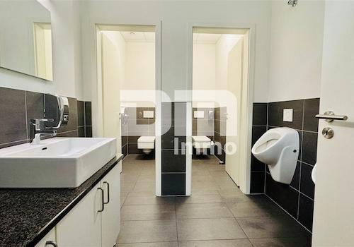 Bürogebäude Herren WC