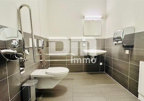 Bürogebäude Behinderten WC