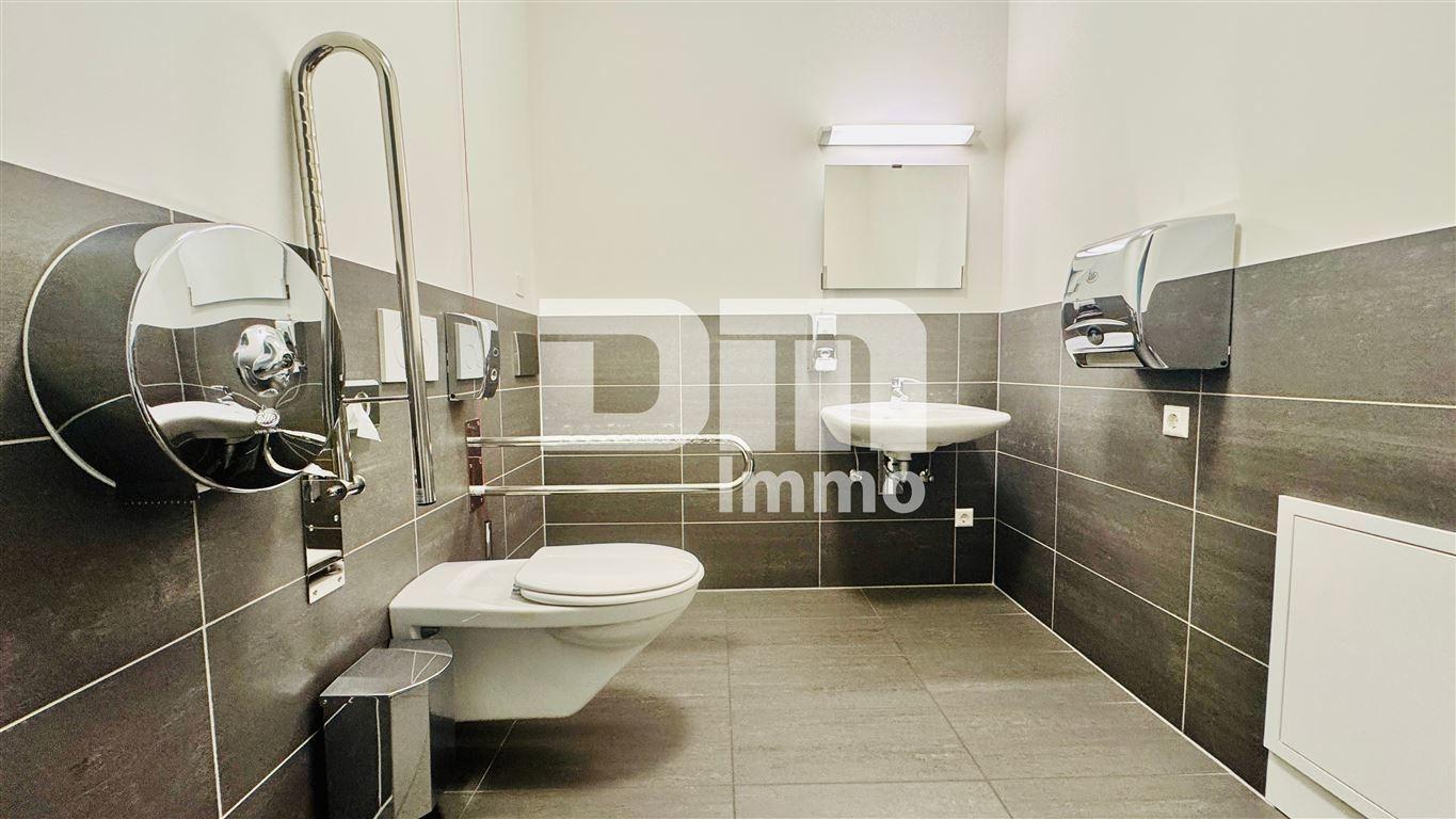 Bürogebäude Behinderten WC