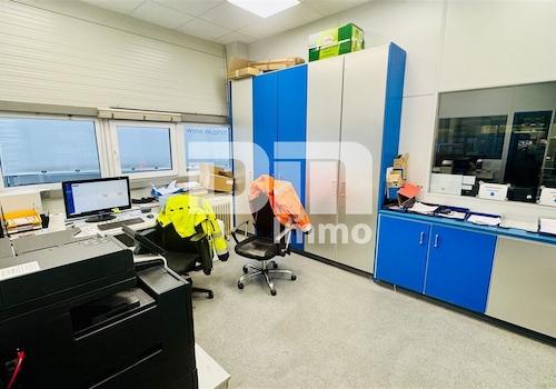 Warenein- / Ausgang Büro