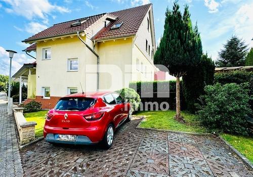 Straßenansicht Parkflächen