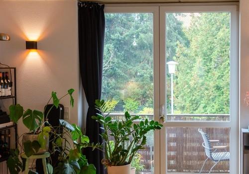 Wo-Zi. mit Blick auf Balkon