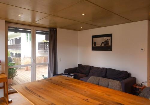 Wo-Zi.  mit Blick auf Terrasse