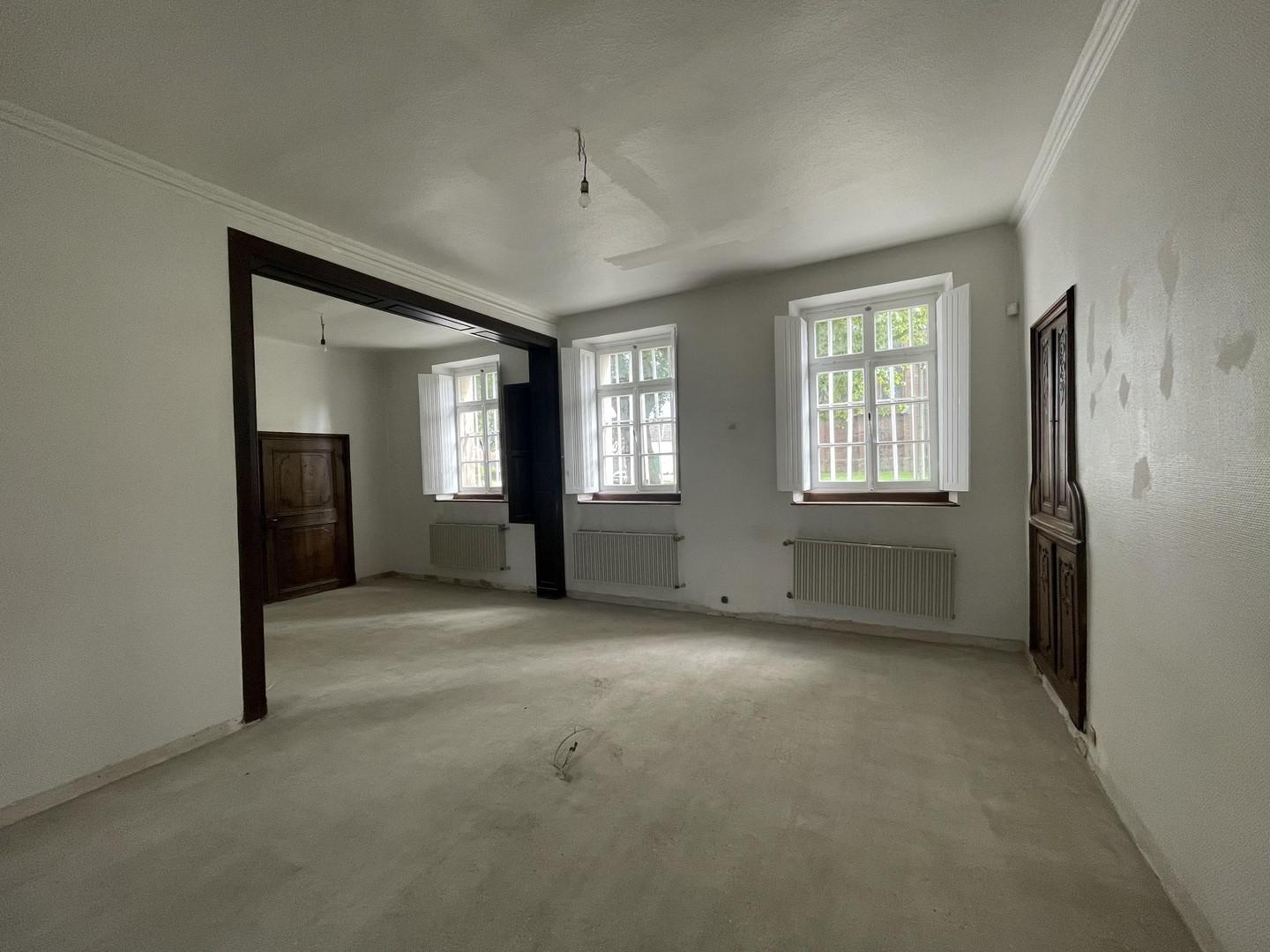 Büro 1.) großes Zimmer 