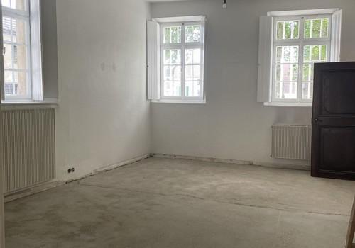 Büro 1.) kleineres Zimmer 