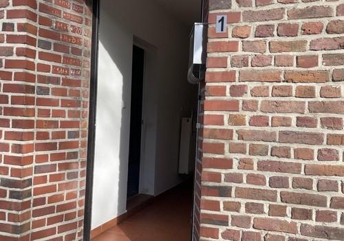 Nebeneingang zu Büro 2.)