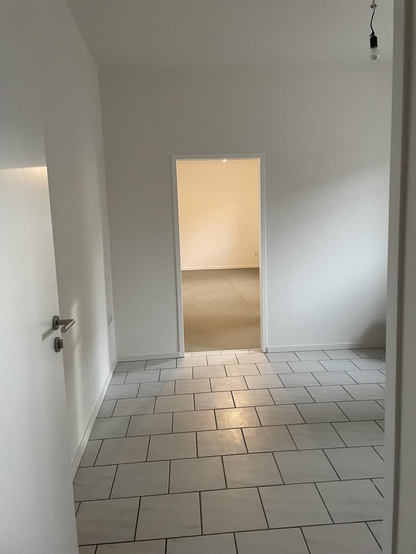 Büro 2.) Eingang