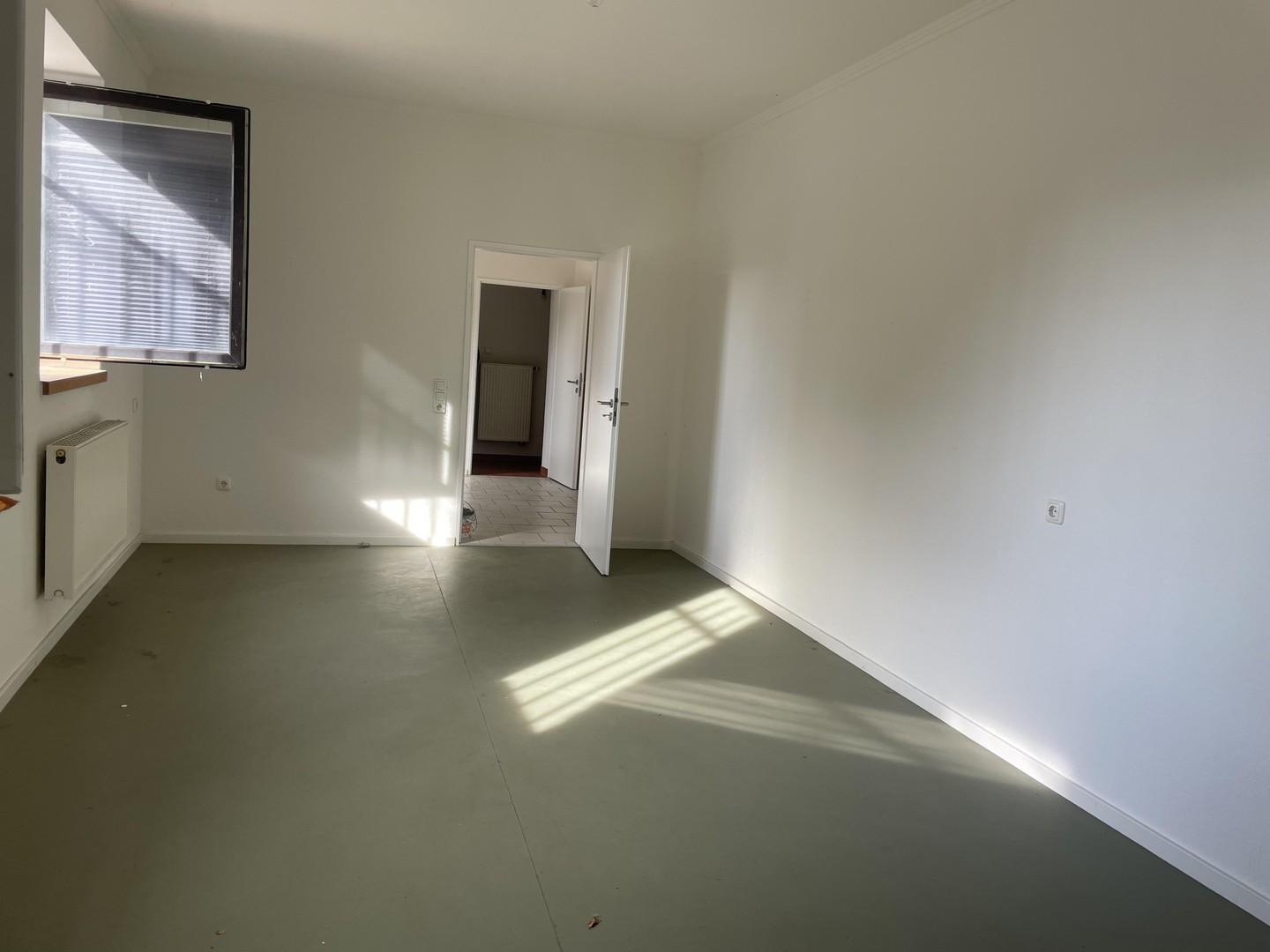Büro 2.) zweites Zimmer