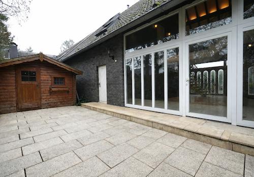 Seitliche TerrasseAußenbereich