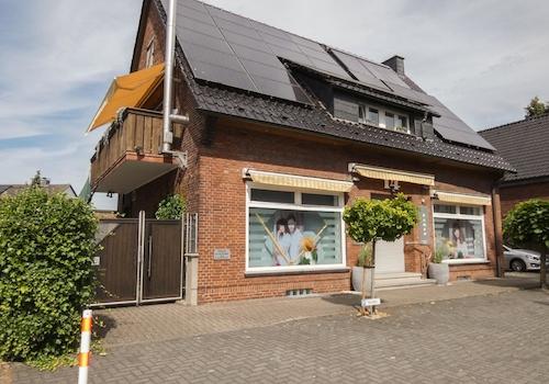 seitlicher Blick & Hauseingang