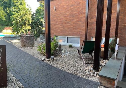 Treppe rechts führt in den Keller & Souterrain Wohnung