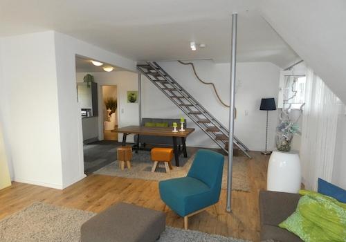 Blick ins Wohn/Esszimmer 