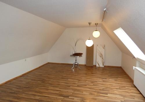 1Raum unterm Dach / Wohlfühlfläche